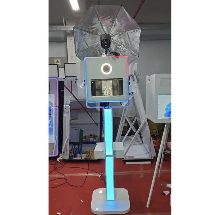 15.6 Inch Touch Screen DSLR Photo Booth with Led Light Stand for Party(Contact to place an order)