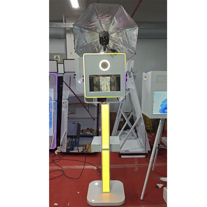 15.6 Inch Touch Screen DSLR Photo Booth with Led Light Stand for Party(Contact to place an order)