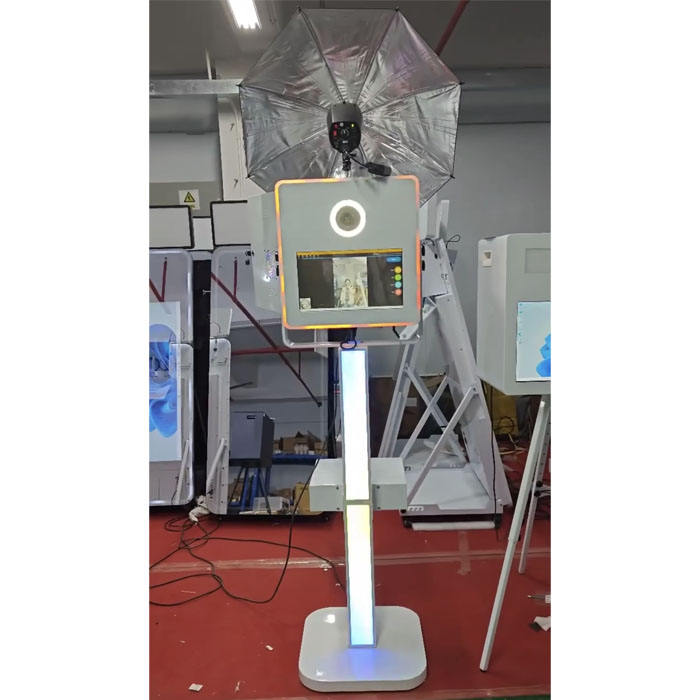 15.6 Inch Touch Screen DSLR Photo Booth with Led Light Stand for Party(Contact to place an order)