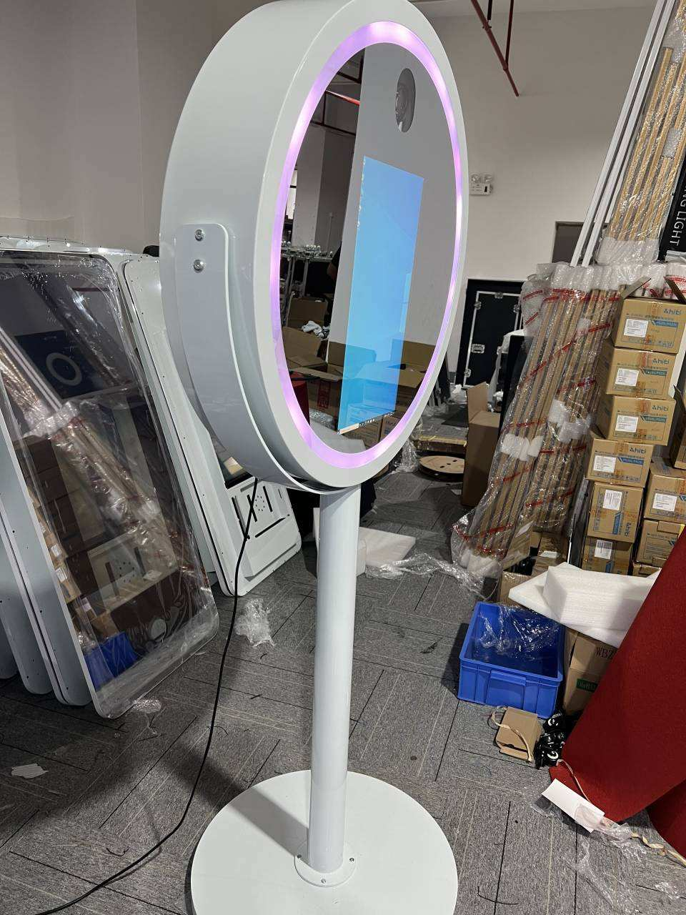 21.5 Inch Round Mirror Booth for Wedding(Contact to place an order)