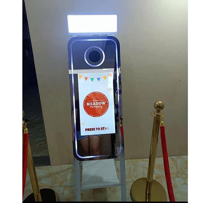 Portable Camera Mirror Photo Booth for Wedding Party for Sale（Contact to place an order）
